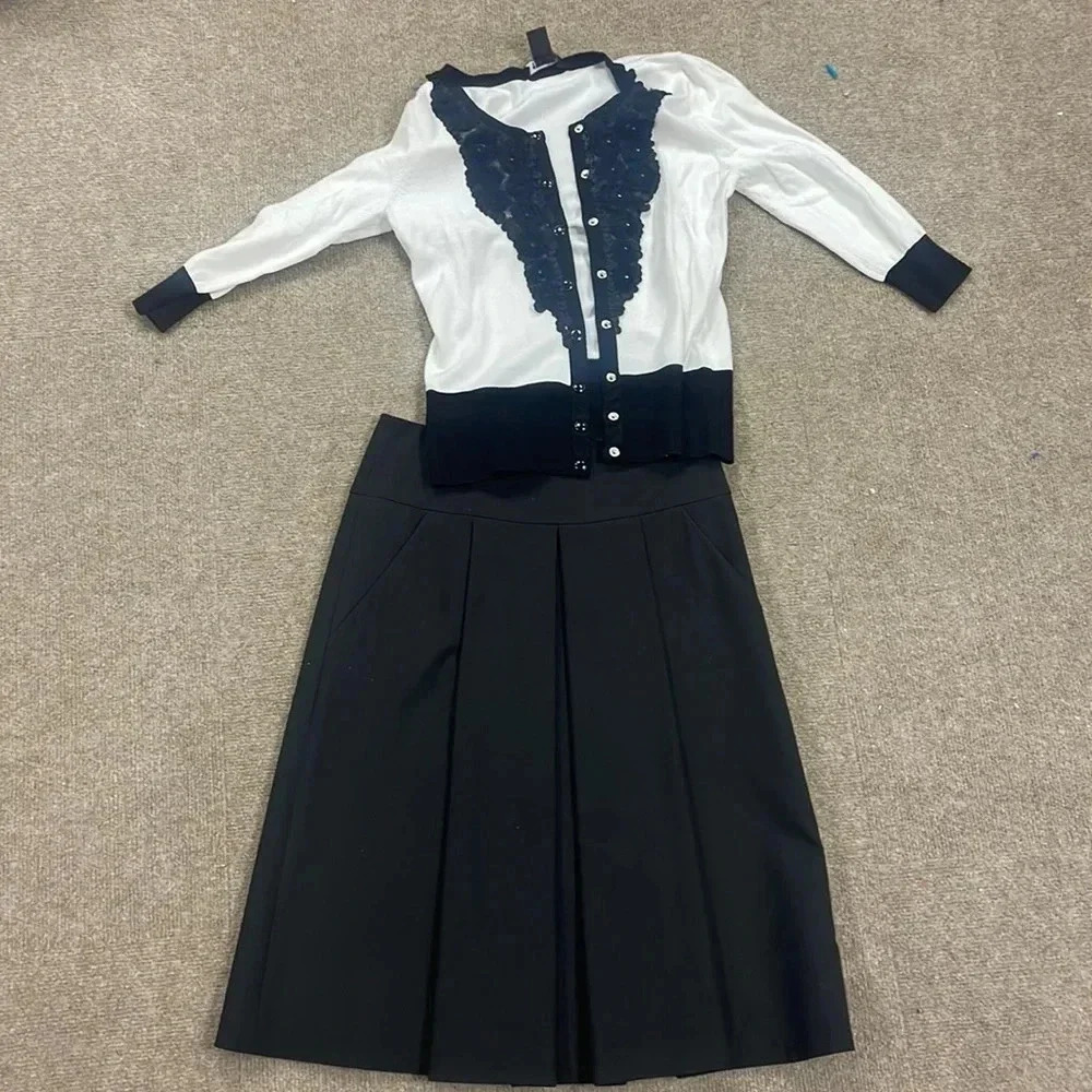 Black Pleated Elie Tahari Skirt‎ 0